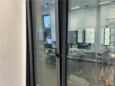 電動門與停車系統故障應對指南 安全高效解決方案